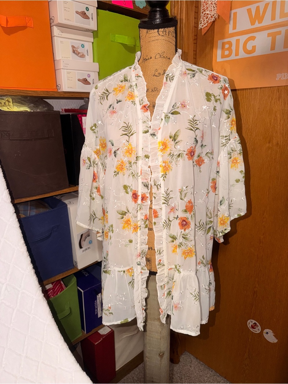 Doe & Rae White Floral Ruffle Button-Front Blouse - Picture 9 of 12